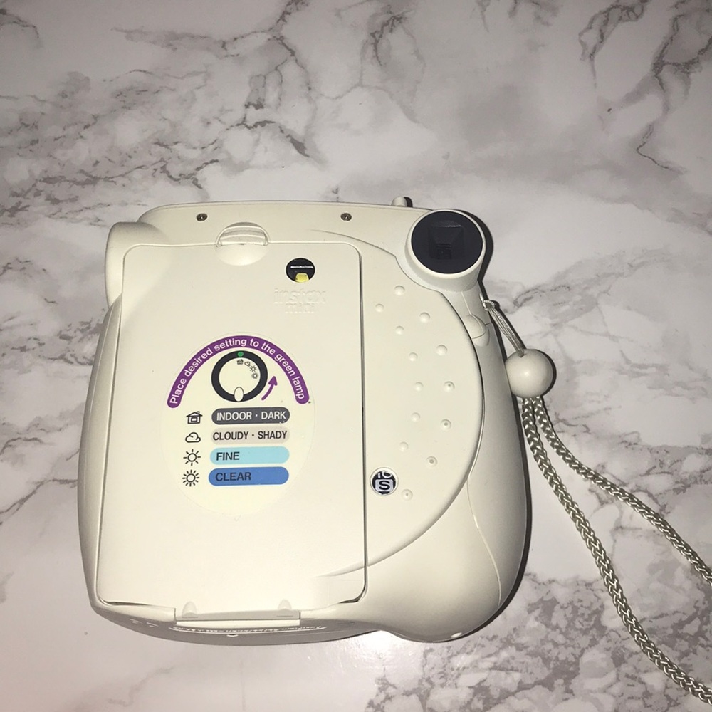 Instant Camera - Picture 2 of 3